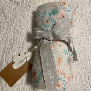 NWT Angel Dear Muslin Swaddle